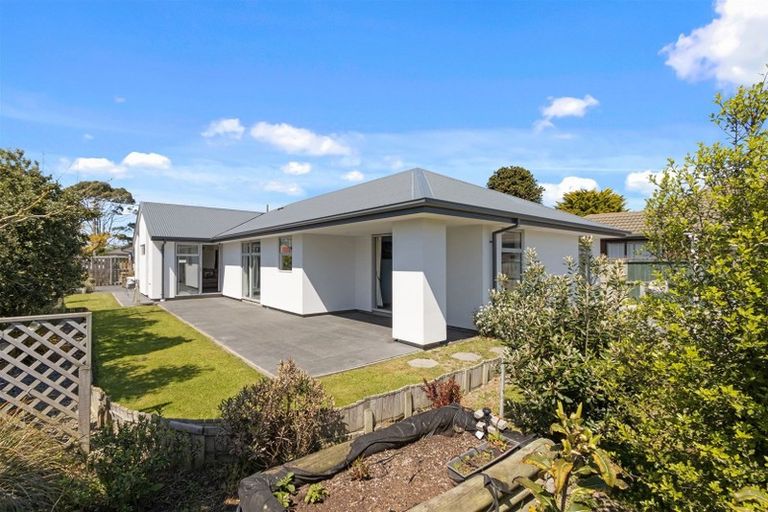 Photo of property in 1 Rue De La Mare, Parklands, Christchurch, 8083