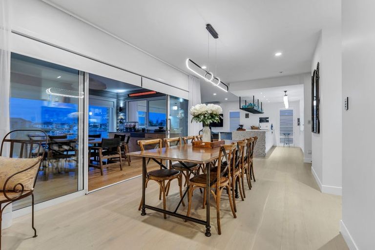 Photo of property in 13 Waitemata Drive, One Tree Point, 0118