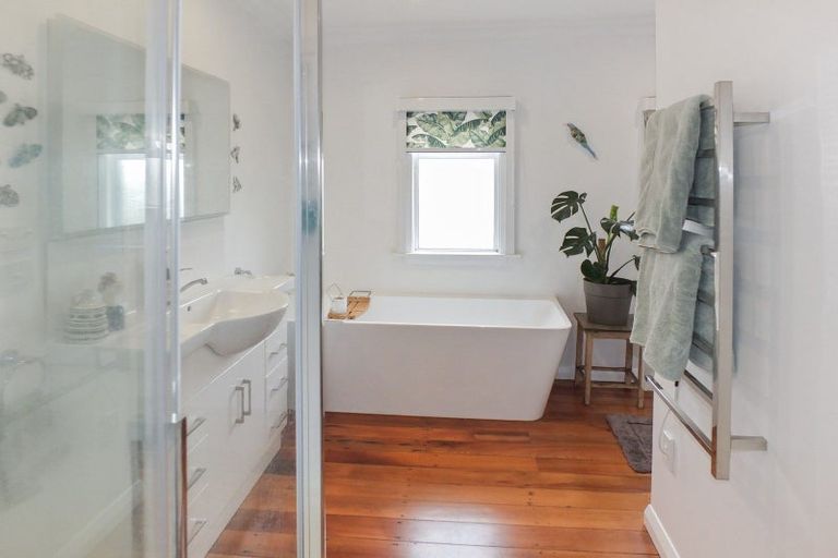 Photo of property in 35 Nash Parade, Foxton Beach, Foxton, 4815