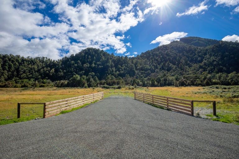 Photo of property in 101 Gowan Valley Road, Gowanbridge, Murchison, 7077