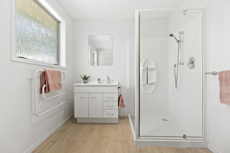 Photo of property in 52 Solomon Avenue, Redwood, Christchurch, 8051