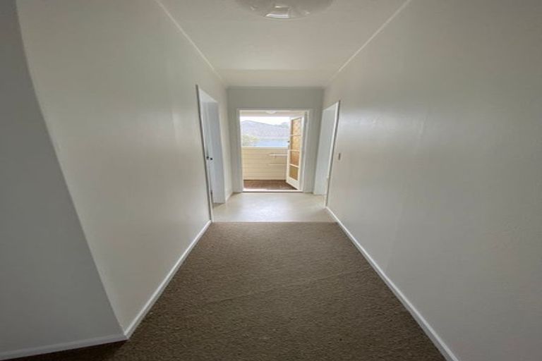 Photo of property in 1 Flint Way, Northland, Wellington, 6012