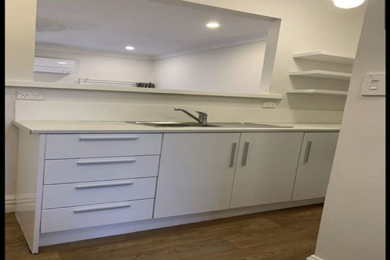 Photo of property in 3 Mckenzie Terrace, Te Aro, Wellington, 6011