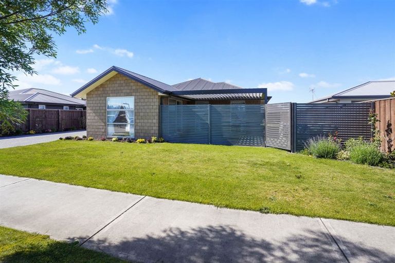 Photo of property in 69 Kippenberger Avenue, Rangiora, 7400