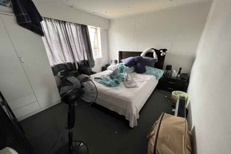 Photo of property in 2/34 Sabulite Road, Kelston, Auckland, 0602