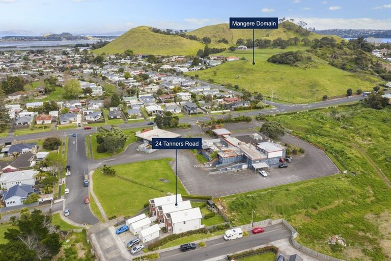 Photo of property in 24 Tanners Road, Mangere Bridge, Auckland, 2022