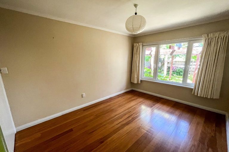 Photo of property in 2 Shaftesbury Street, Avonhead, Christchurch, 8042