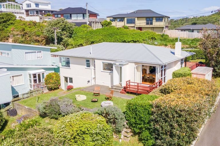 Photo of property in 73 View Road, Houghton Bay, Wellington, 6023