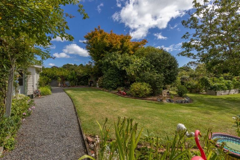 Photo of property in 121 Amohia Street, Paraparaumu, 5032