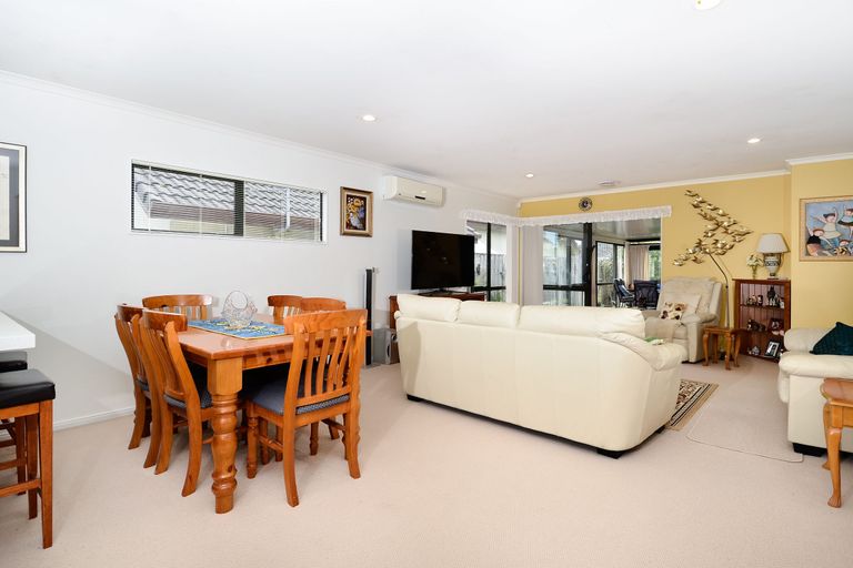 Photo of property in 6 Espalier Drive, Henderson, Auckland, 0612