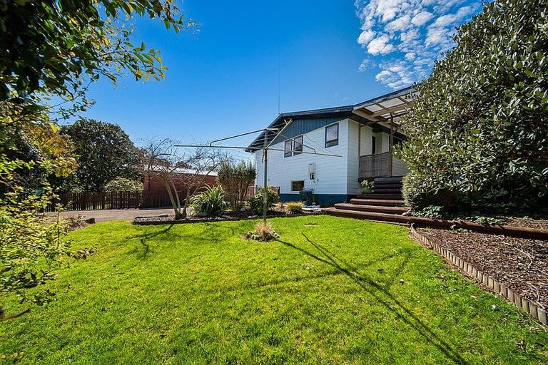 Photo of property in 13 Vancouver Place, Marfell, New Plymouth, 4310