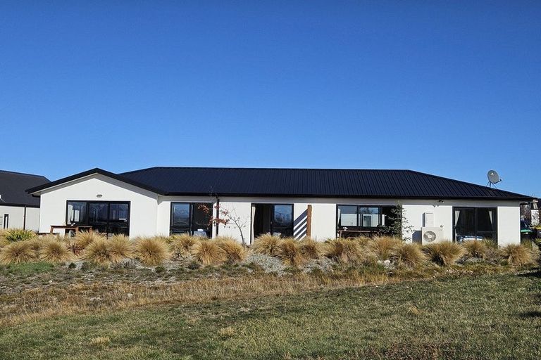 Photo of property in 1 Edwards Lane, Lake Tekapo, 7999