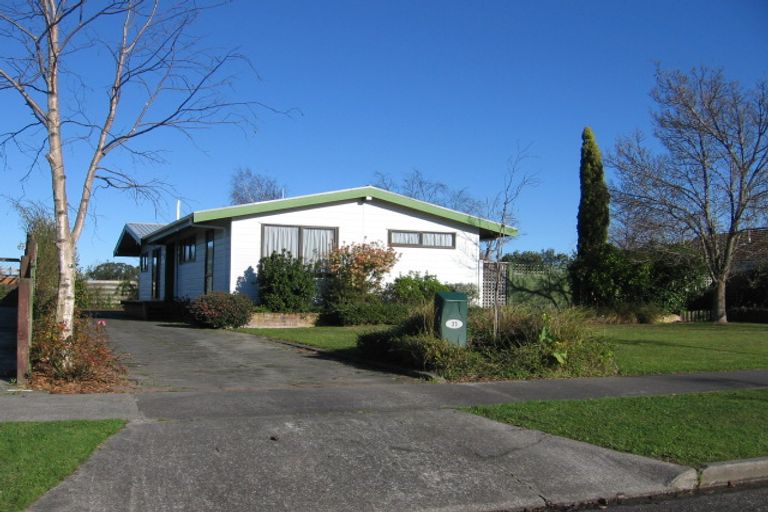 Photo of property in 35 Moyne Avenue, Milson, Palmerston North, 4414