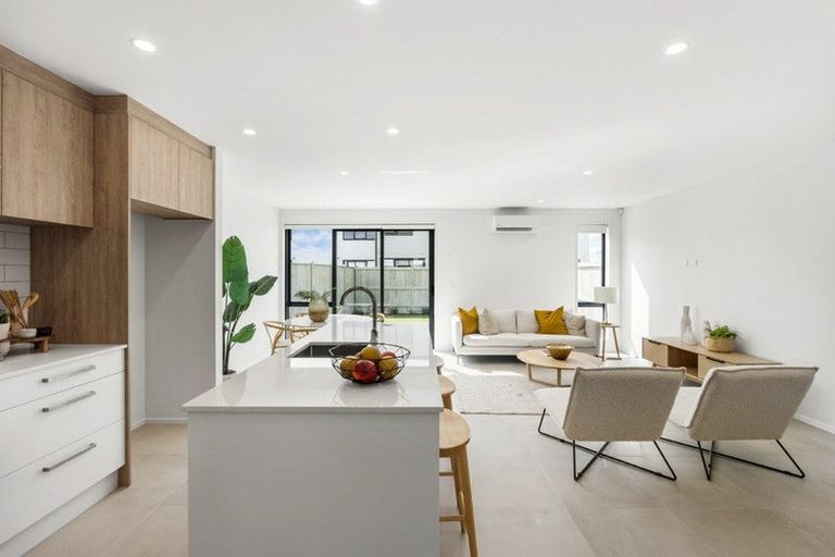 Photo of property in 104e Pepene Avenue, Takanini, 2112