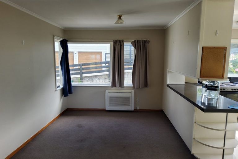 Photo of property in 73 Mills Road, Brooklyn, Wellington, 6021