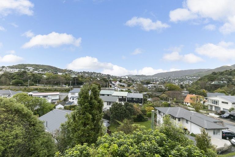 Photo of property in 3/57 Simla Crescent, Khandallah, Wellington, 6035