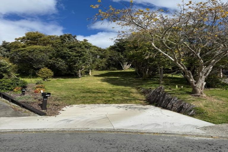 Photo of property in 9a Furneaux Grove, Whitby, Porirua, 5024