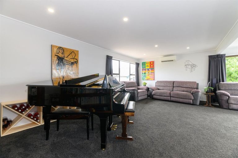 Photo of property in 207 Te Atatu Road, Te Atatu South, Auckland, 0610