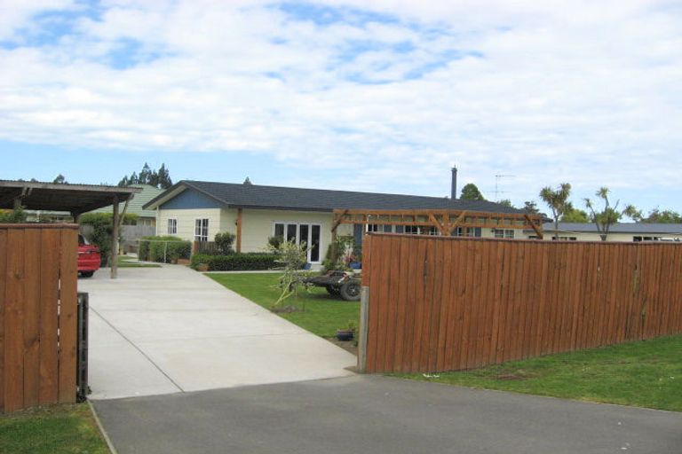 Photo of property in 53 Douglas Road, Amberley, 7410