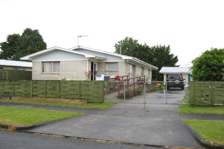 Photo of property in 8 Duke Avenue, Pukekohe, 2120