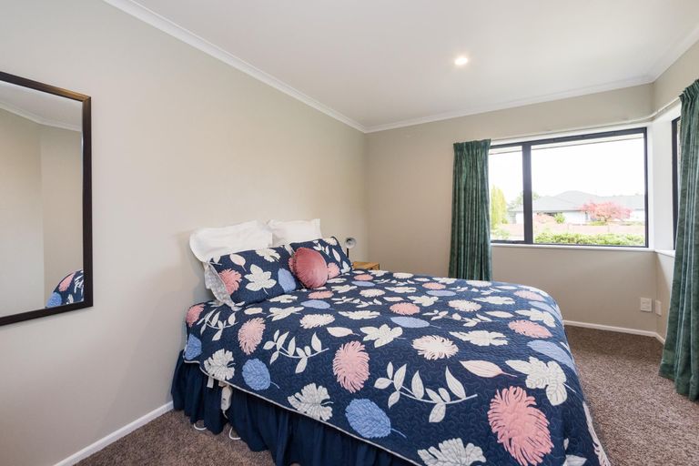 Photo of property in 147 Pacific Drive, Fitzherbert, Palmerston North, 4410