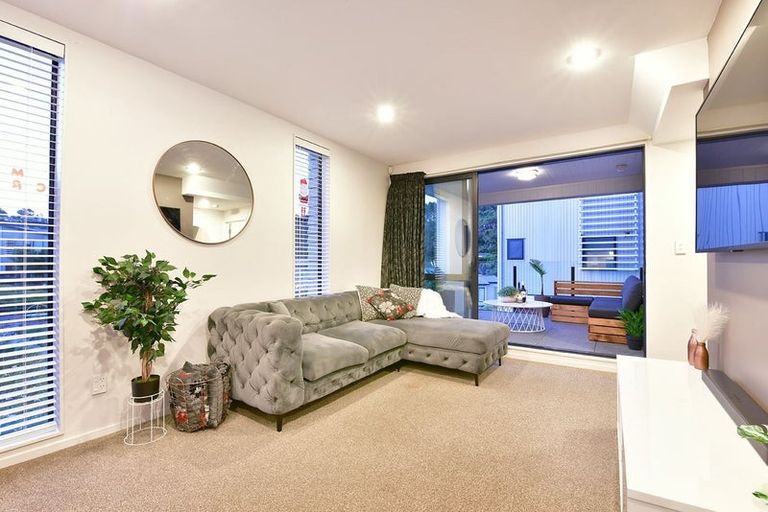 Photo of property in 13 Makamaka Lane, Albany Heights, Auckland, 0632