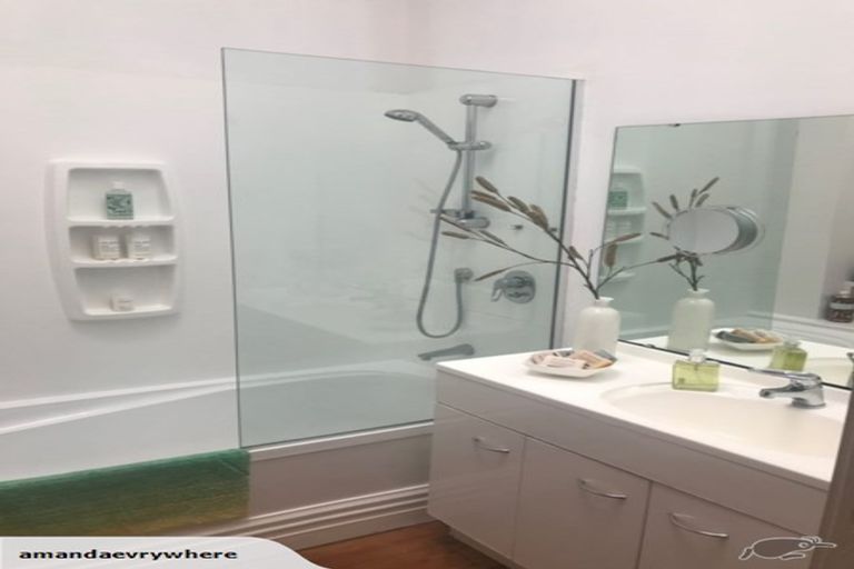 Photo of property in 16 Russell Terrace, Newtown, Wellington, 6021