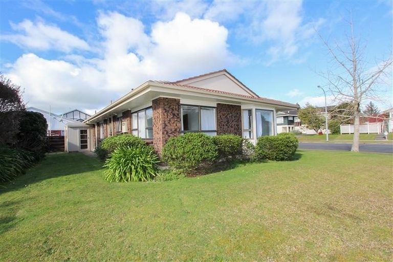 Photo of property in 39 Chedworth Avenue, Chedworth, Hamilton, 3210