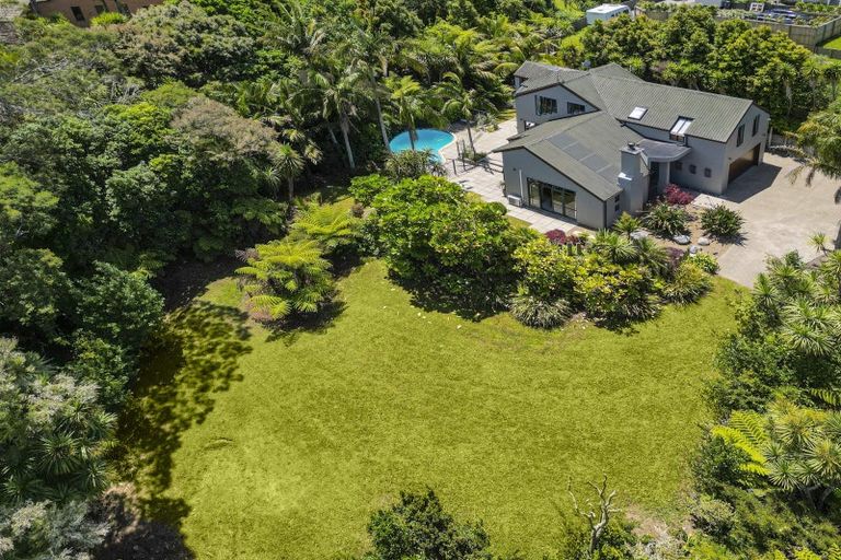 Photo of property in 41 Isobel Road, Greenhithe, Auckland, 0632