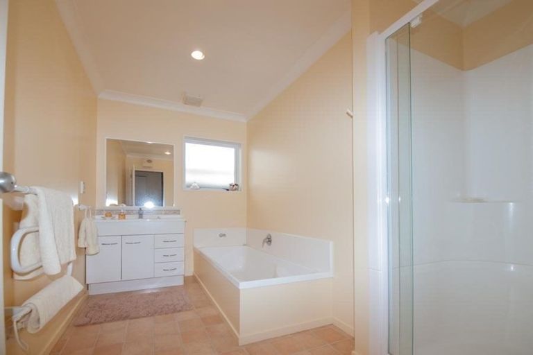 Photo of property in 7 Eastcott Grove, Churton Park, Wellington, 6037