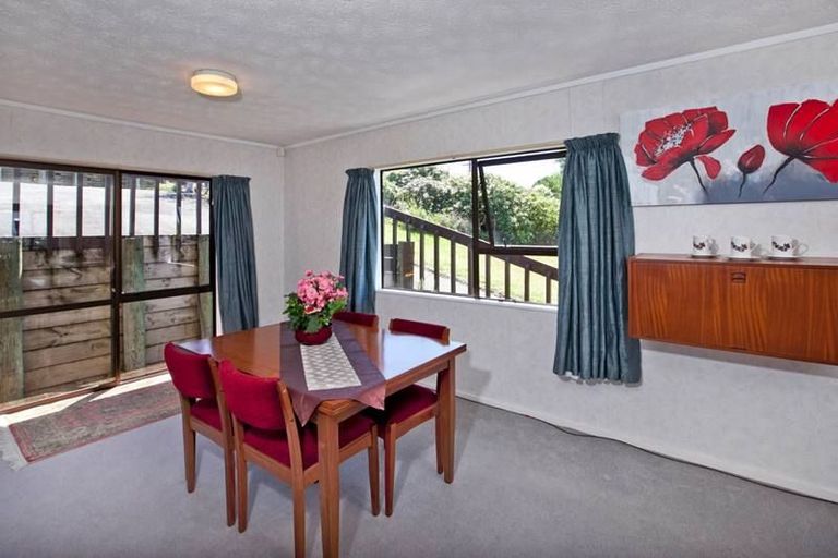 Photo of property in 131 Sunset Road, Totara Vale, Auckland, 0632