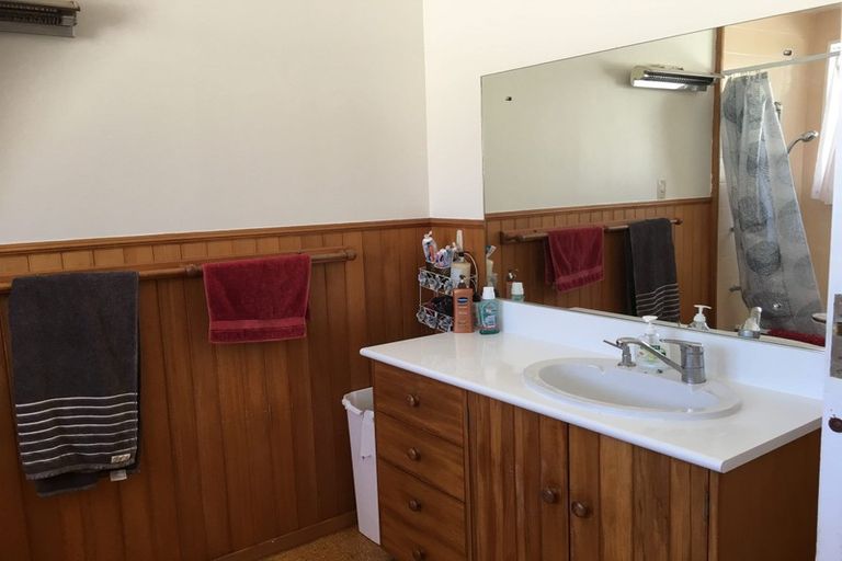 Photo of property in 122 Kings Crescent, Hutt Central, Lower Hutt, 5010