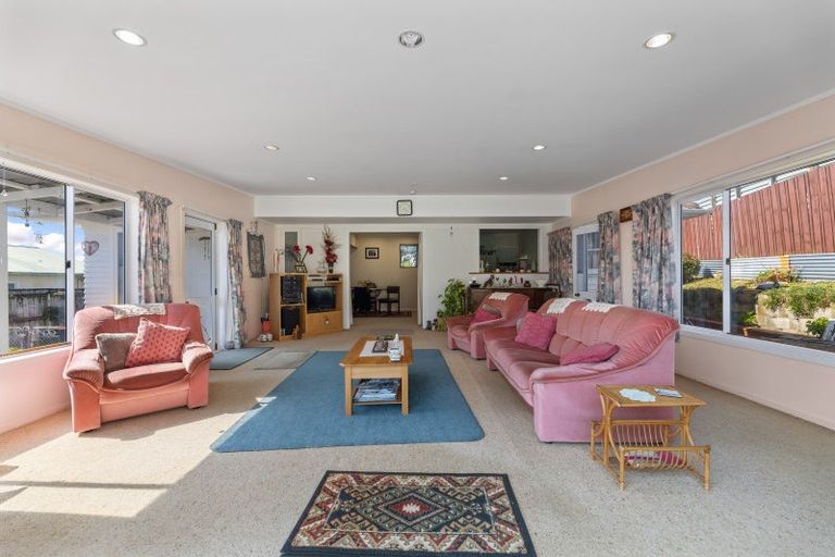 Photo of property in 6 Station Street, Tirau, 3410