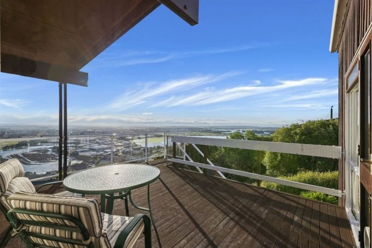 Photo of property in 255 Cannon Hill Crescent, Mount Pleasant, Christchurch, 8081
