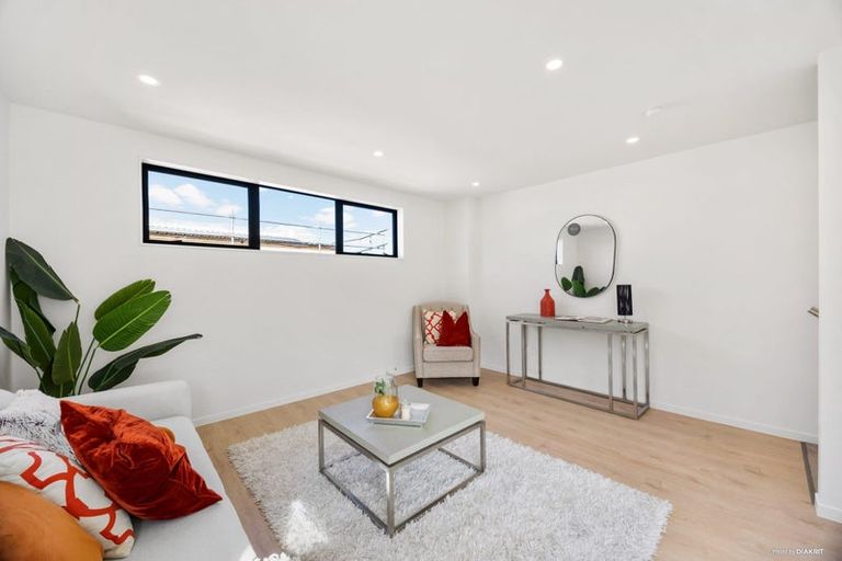 Photo of property in 45 Waihou Crescent, Albany Heights, Auckland, 0632