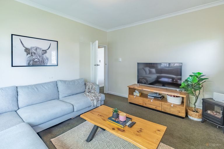 Photo of property in 19 Raymond Street, West End, Timaru, 7910