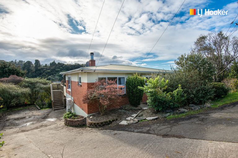 Photo of property in 11 Martin Road, Fairfield, Dunedin, 9018