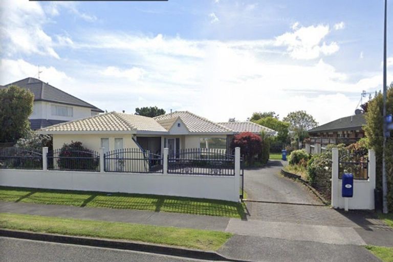 Photo of property in 32 Easton Way, Levin, 5510