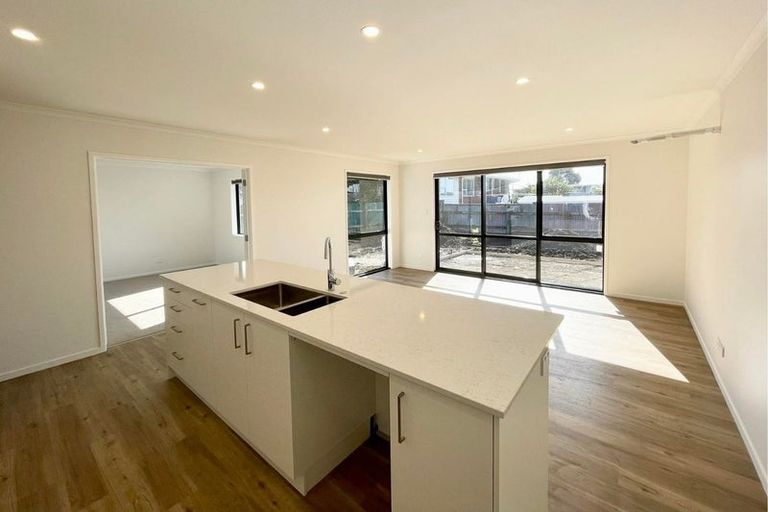 Photo of property in 25a Woodleigh Street, Frankleigh Park, New Plymouth, 4310
