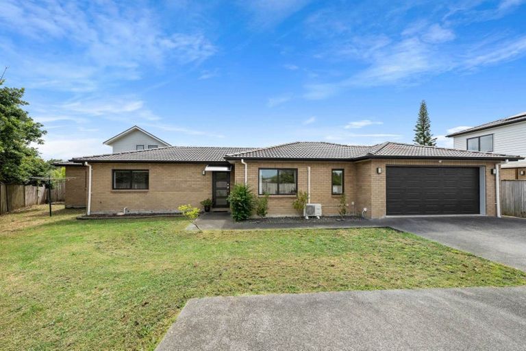 Photo of property in 29b Edgewater Drive, Pakuranga, Auckland, 2010