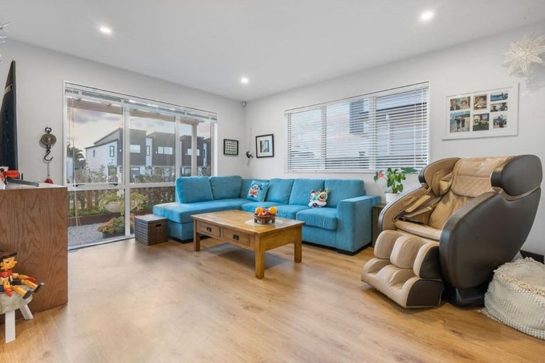 Photo of property in 8 Camp X Place, Whenuapai, Auckland, 0618