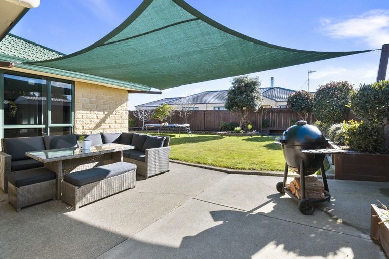 Photo of property in 6 Logan Place, Kelvin Grove, Palmerston North, 4414