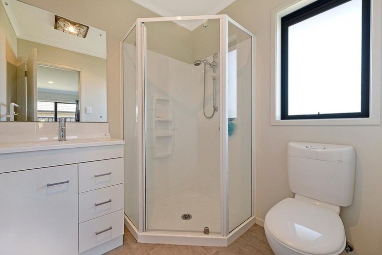 Photo of property in 66 Shillingford Boulevard, Rolleston, 7615