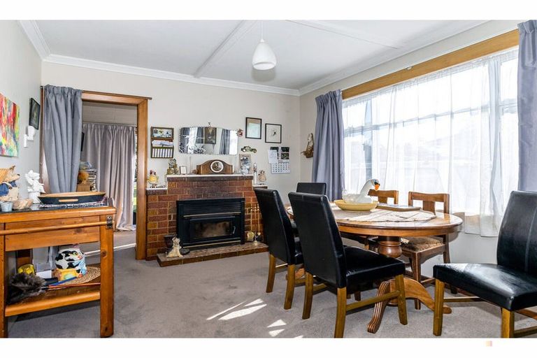 Photo of property in 56 Rhodes Street, Waimate, 7924