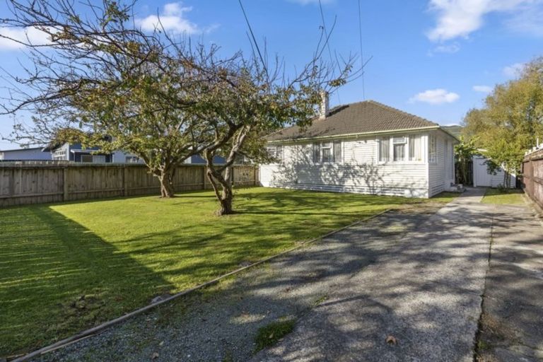 Photo of property in 302 Oxford Terrace, Avalon, Lower Hutt, 5011
