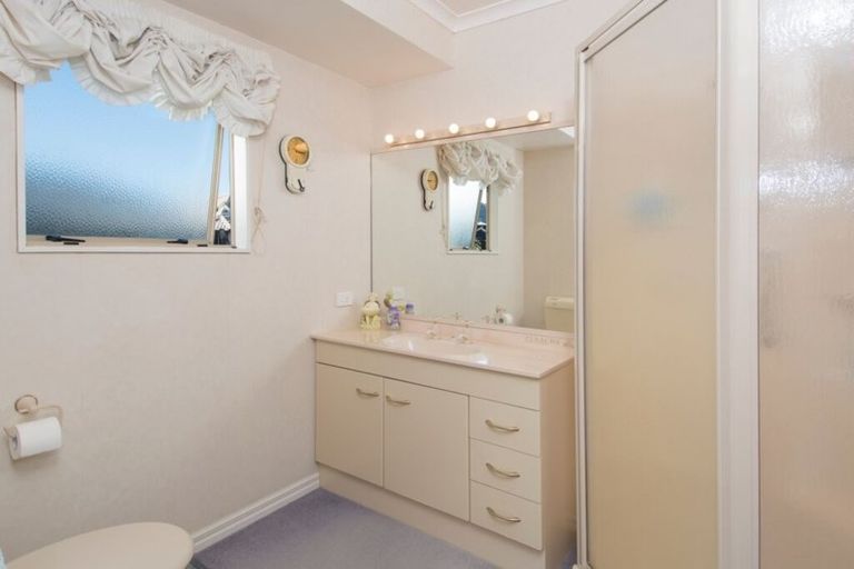 Photo of property in 6 Poinsettia Place, Mount Maunganui, 3116