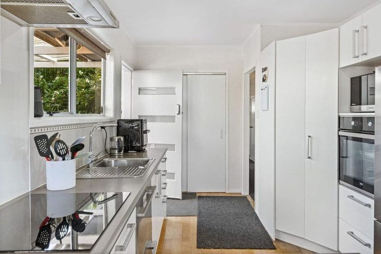 Photo of property in 13 Mcclintock Road, Massey, Auckland, 0614