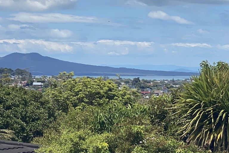 Photo of property in 83 Sunset Road, Totara Vale, Auckland, 0632