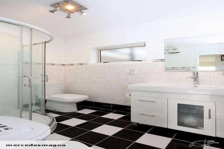 Photo of property in 3/6 Trafalgar Road, Milford, Auckland, 0620