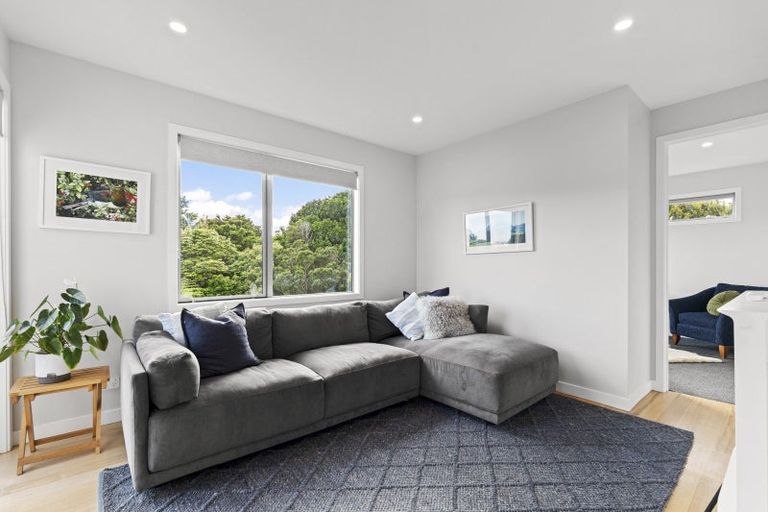 Photo of property in 2 Fern Lane, Whalers Gate, New Plymouth, 4310